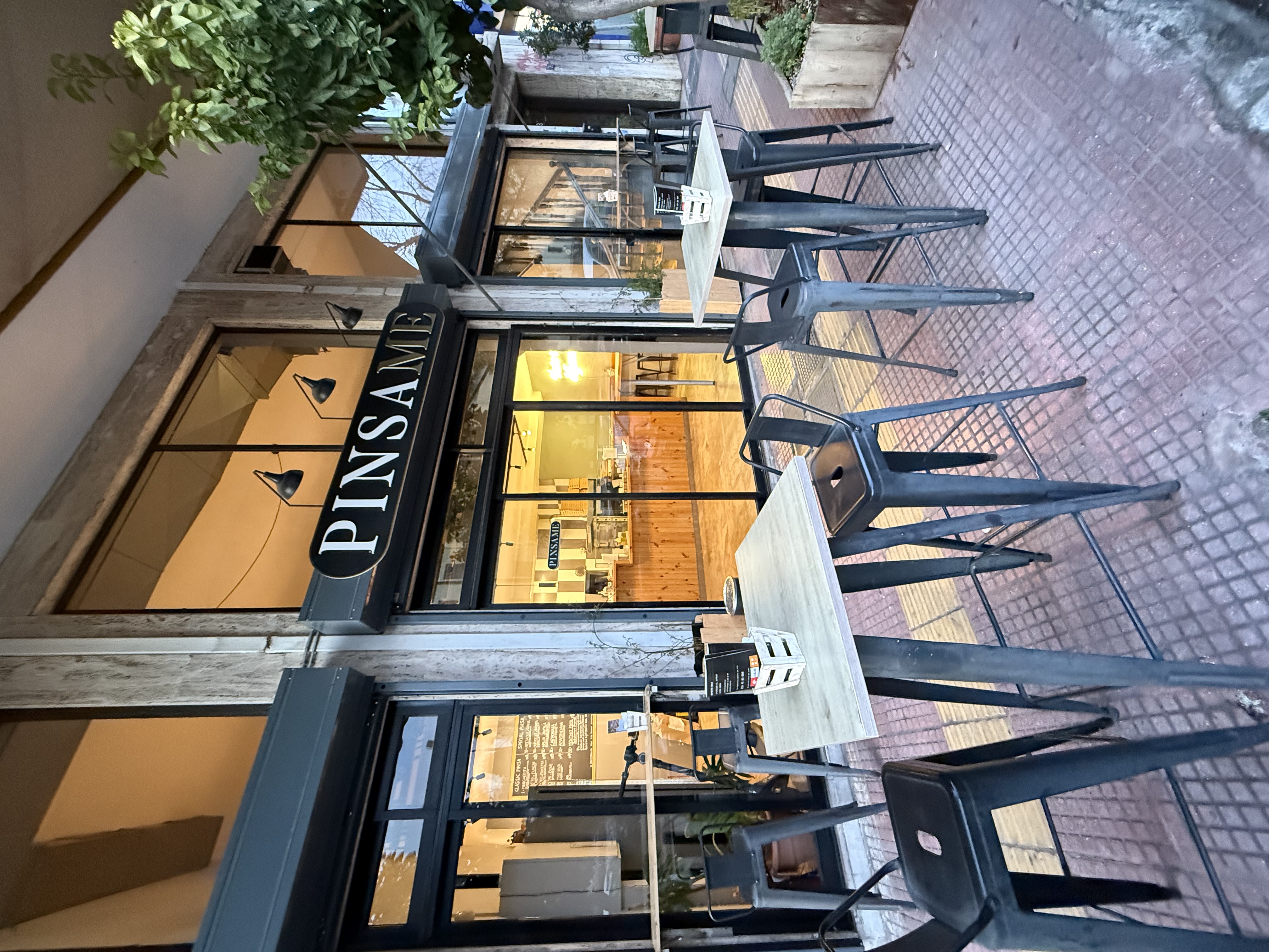 PinsaMe Restaurant Storefront - Ευελπίδων 35, Κυψέλη